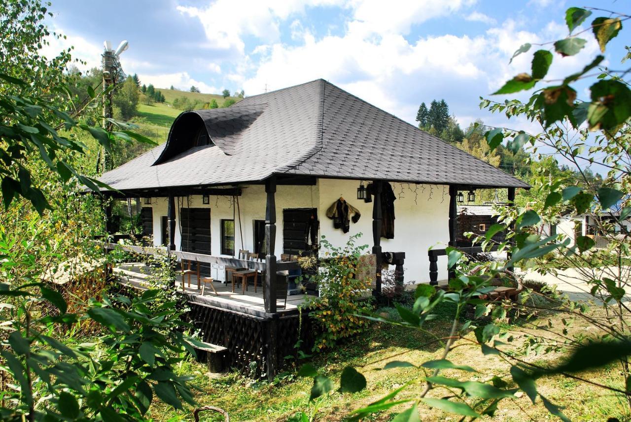 Casa Poveste Pensiunea-Muzeu Câmpulung Moldovenesc Exterior foto